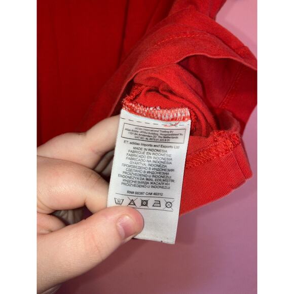 Adidas graphic activewear tee size XL - Picture 5 of 5
